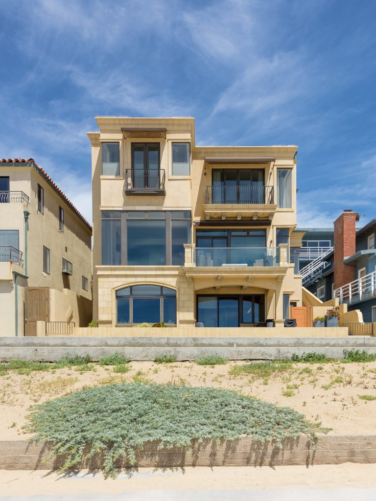 Strand Oceanfront home In Manhattan Beach