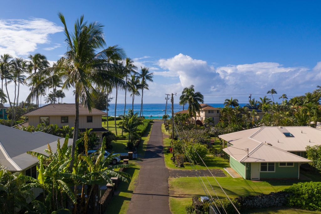 Hula Bungalow with Pool by the beach