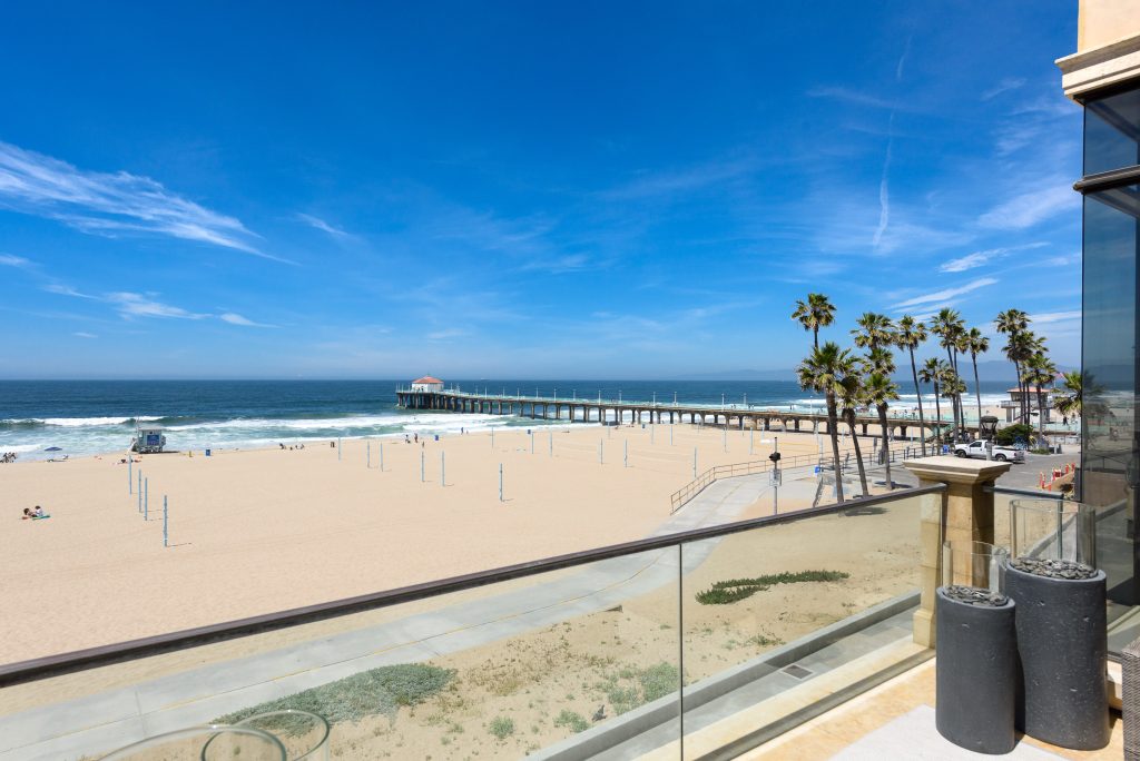 Strand Oceanfront home In Manhattan Beach
