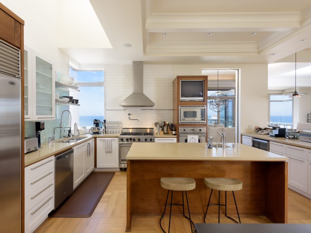 Strand Oceanfront home In Manhattan Beach