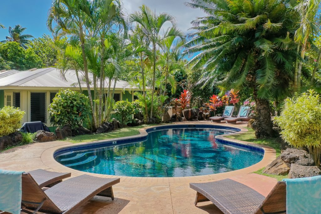 Surf Bungalow with Pool by the beach