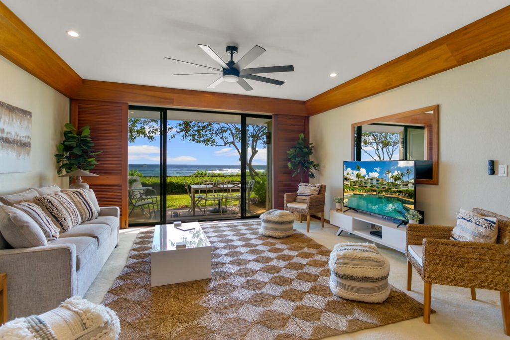Kapili 52 Oceanfront Condo