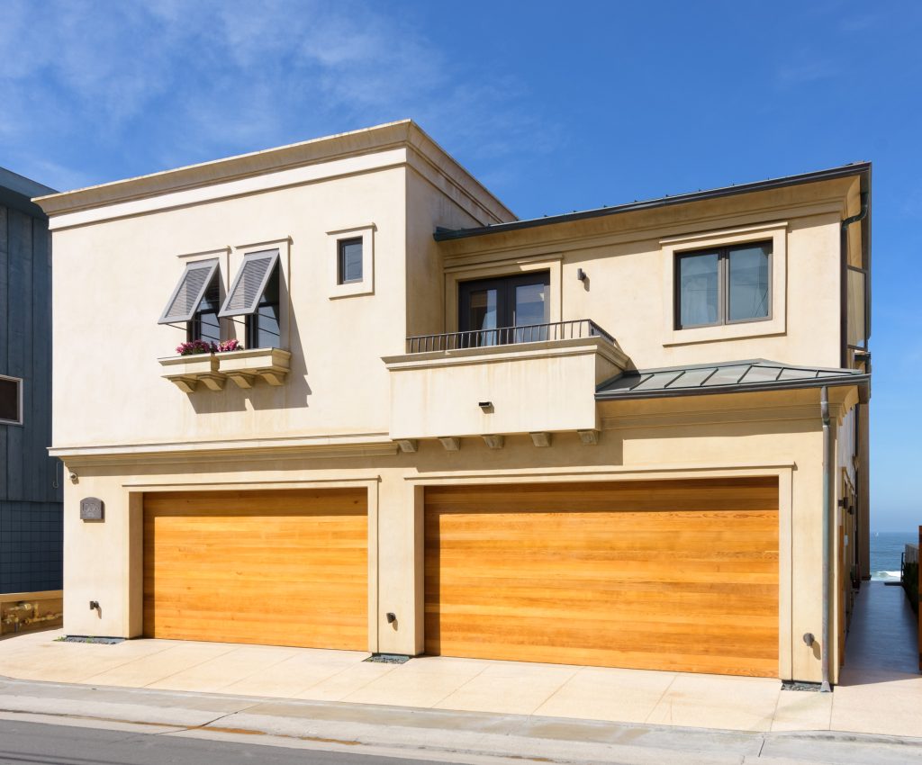 Strand Oceanfront home In Manhattan Beach