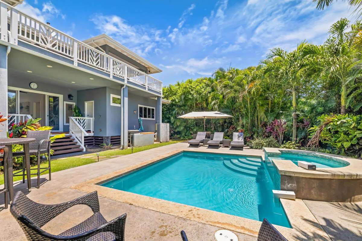2597 Halalu Main home