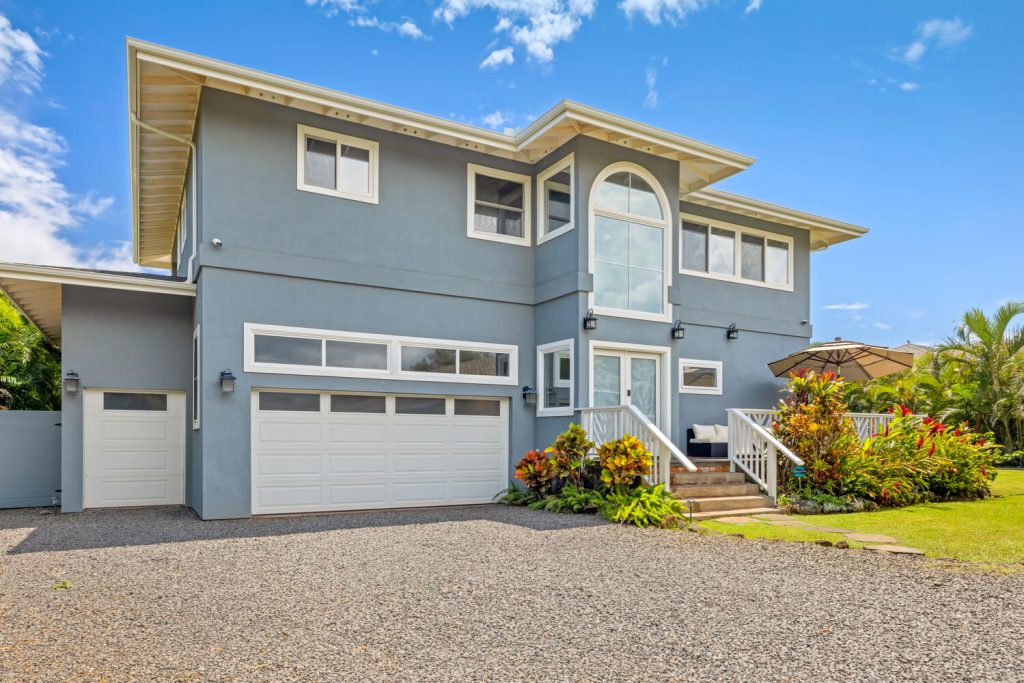 2597 Halalu Main home